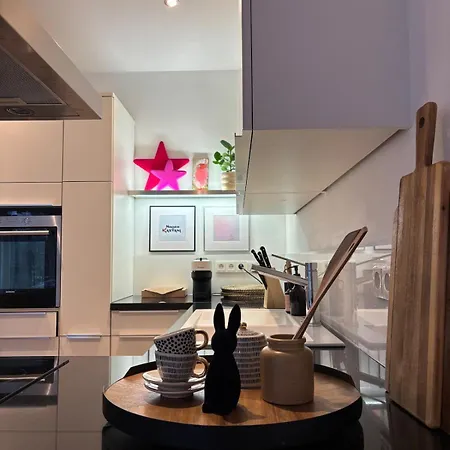 Own Terrace - Own Frontdoor - 2 65qm *