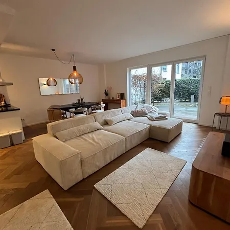 Own Terrace - Own Frontdoor - 2 65qm Apartman Düsseldorf