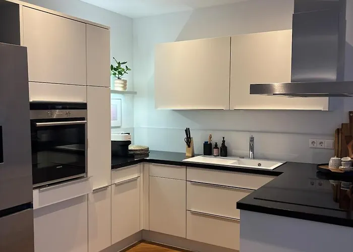 Own Terrace - Own Frontdoor - 2 65qm 아파트 *
