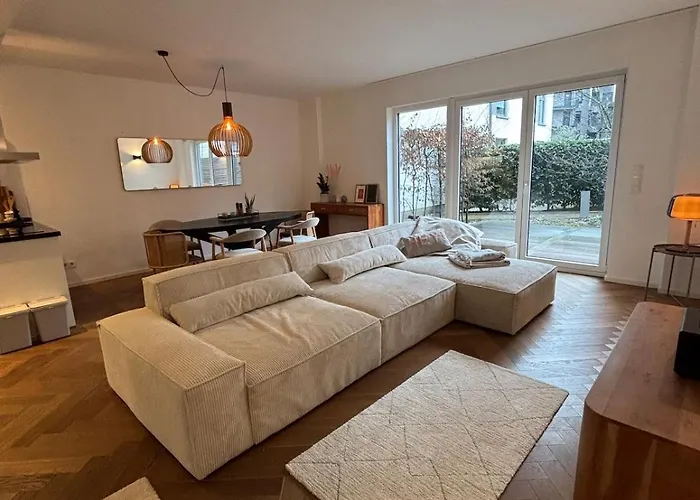 Own Terrace - Own Frontdoor - 2 65qm 아파트 뒤셀도르프
